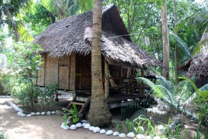 Philippinen-Sugar-Beach-Driftwood-Village